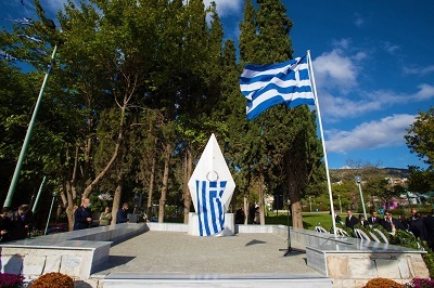 Αποκαλυπτήρια μνημείου Πετρουπολιωτών Πεσόντων στο Ελληνοαλβανικό Μέτωπο 1940-1941 & Αγωνιστών - Θυμάτων κατά την περίοδο της Κατοχής 1941-1944