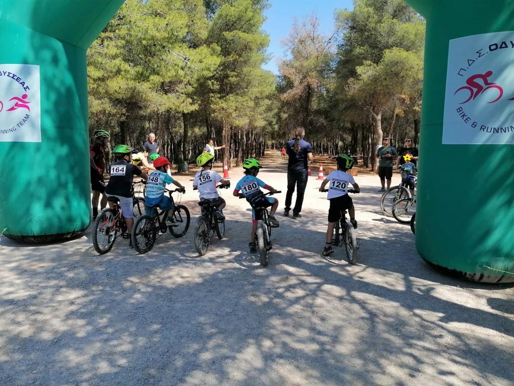 Πραγματοποιήθηκε ο «Ποδηλατικός Αγώνας για παιδιά» στο πλαίσιο των Αθλητικών Εκδηλώσεων «Άνοιξη - Καλοκαίρι 2022» του Δήμου Πετρούπολης