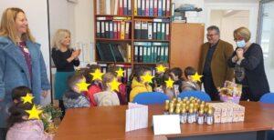 Οι μικροί μαθητές των Δημοτικών Παιδικών Σταθμών τραγούδησαν τα «Κάλαντα του Λαζάρου» στην Δημοτική Αρχή Πετρούπολης.
