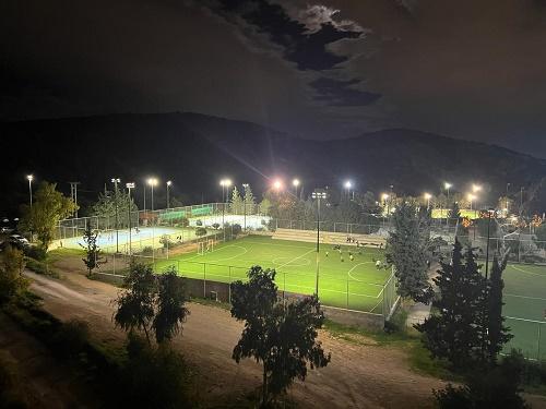 Ολοκληρώθηκε η αναβάθμιση του φωτισμού σε τέσσερα γήπεδα στην περιοχή της Αγ. Τριάδας