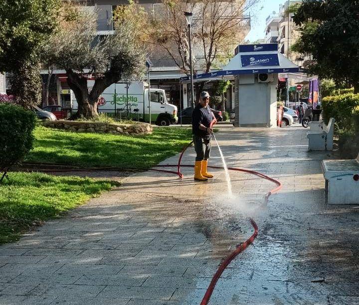 Συνεχίζονται οι καθαρισμοί κοινόχρηστων χώρων