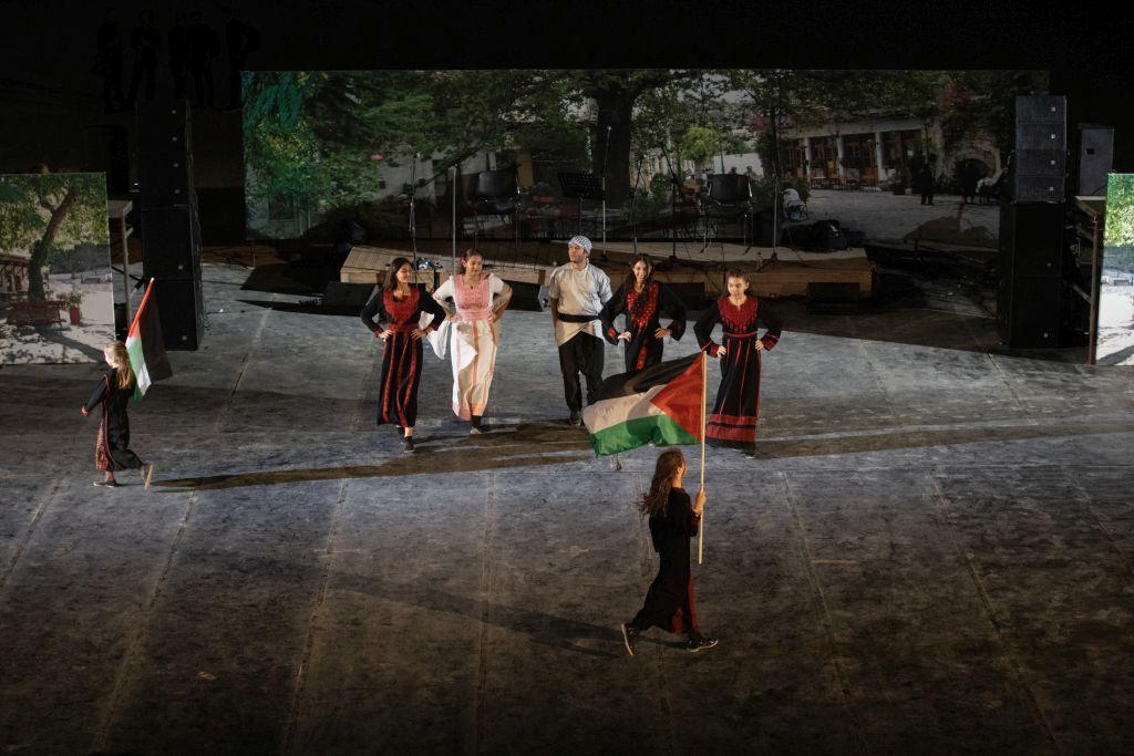 «10ο Συναπάντημα Παραδοσιακών Χορών»: «Αρώματα», σκοποί και χοροί της Μεσογείου στο Θέατρο Πέτρας