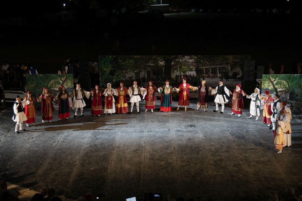 «10ο Συναπάντημα Παραδοσιακών Χορών»: «Αρώματα», σκοποί και χοροί της Μεσογείου στο Θέατρο Πέτρας