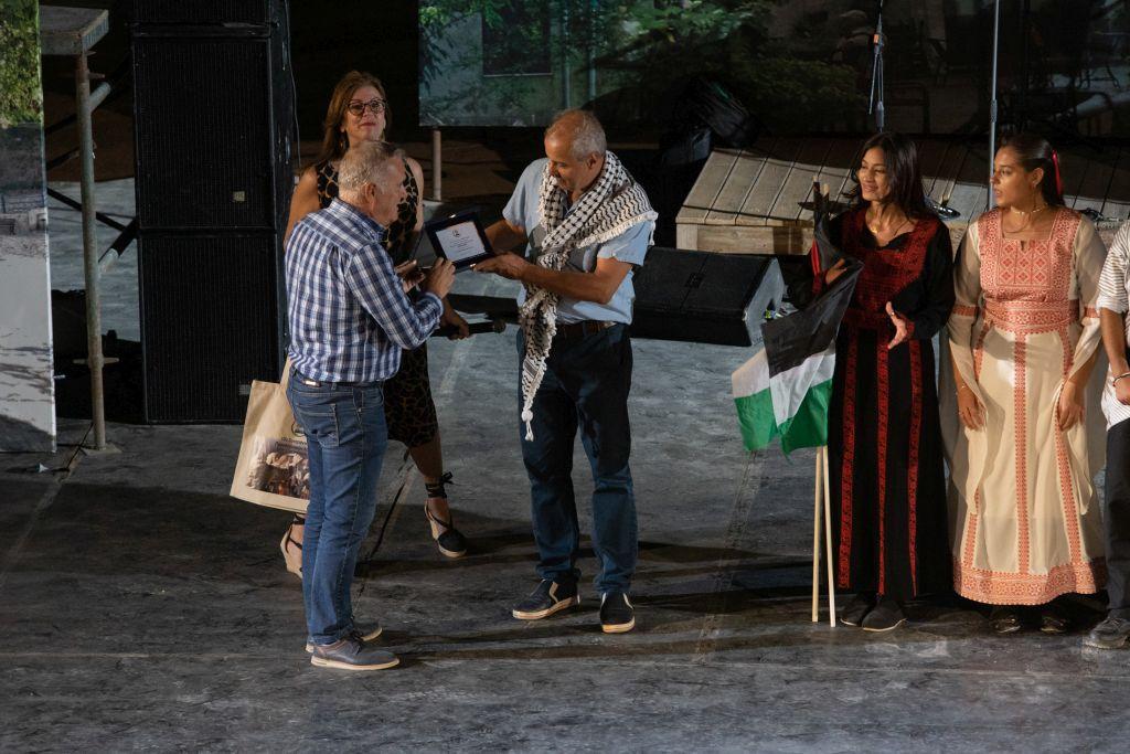 «10ο Συναπάντημα Παραδοσιακών Χορών»: «Αρώματα», σκοποί και χοροί της Μεσογείου στο Θέατρο Πέτρας