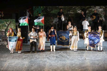 «10ο Συναπάντημα Παραδοσιακών Χορών»: «Αρώματα», σκοποί και χοροί της Μεσογείου στο Θέατρο Πέτρας