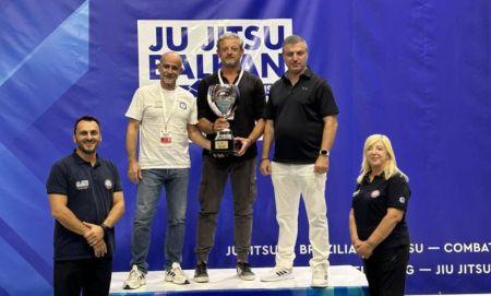 Συγχαρητήρια Δημάρχου & Δ.Σ. Πετρούπολης στον Α.Σ. «Πολύμαχον» Πετρούπολης Συγχαρητήρια Δημάρχου & Δ.Σ. Πετρούπολης στον Α.Σ. «Πολύμαχον» Πετρούπολης