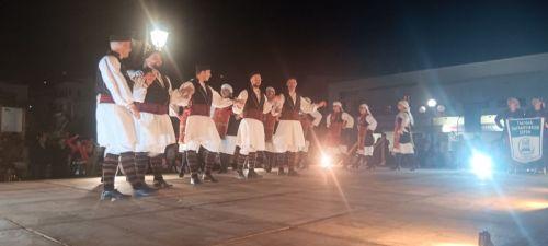 Ενθουσίασε στην Τήνο το τμήμα Παραδοσιακών Χορών