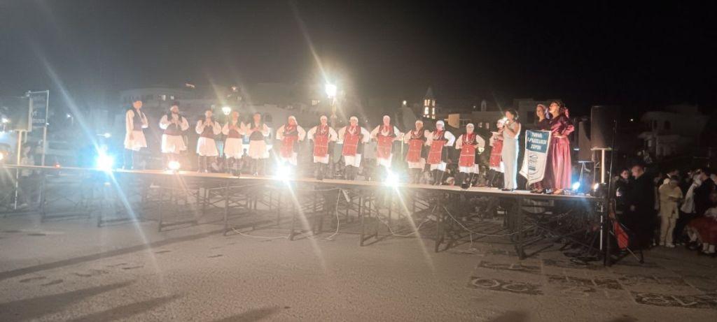 Ενθουσίασε στην Τήνο το τμήμα Παραδοσιακών Χορών