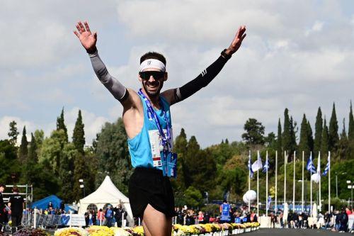 Συγχαρητήρια Δημάρχου & Δ.Σ. Πετρούπολης στον Π. Καραΐσκο