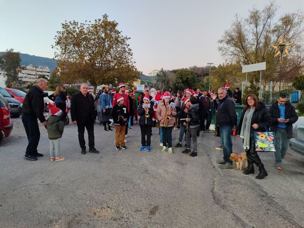 Άνοιξε χθες (18/12) το Χριστουγεννιάτικο χωριό στην Πετρούπολη