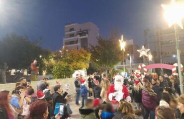 Άνοιξε χθες (18/12) το Χριστουγεννιάτικο χωριό στην Πετρούπολη