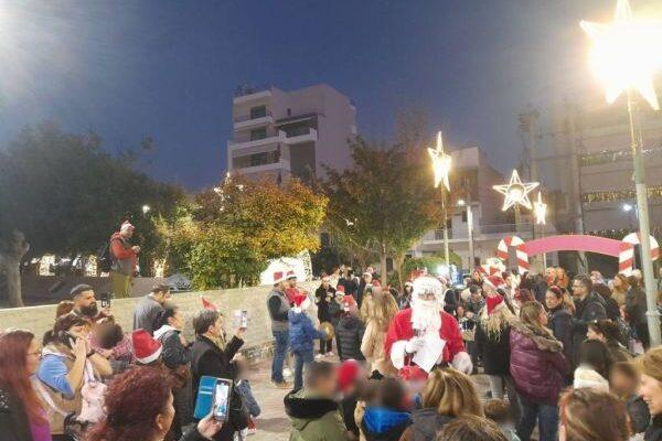 Άνοιξε χθες (18/12) το Χριστουγεννιάτικο χωριό στην Πετρούπολη