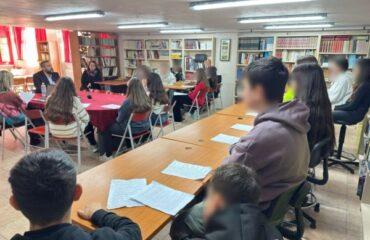 Μαθητές συνομιλούν με τον Δήμαρχο Πετρούπολης για την αειφορία και το μέλλον της πόλης