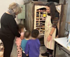 Ενιαίο Παιδαγωγικό Πρόγραμμα: Το τμήμα Κεραμικής επισκέφτηκαν οι Δημοτικοί Παιδικοί Σταθμοί