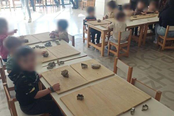 Ενιαίο Παιδαγωγικό Πρόγραμμα: Το τμήμα Κεραμικής επισκέφτηκαν οι Δημοτικοί Παιδικοί Σταθμοί