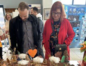 Δημοτικοί Παιδικοί Σταθμοί: «Ξεδίπλωσαν» τη δημιουργικότητά τους οι λιλιπούτειοι Πετρουπολιώτες καλλιτέχνες