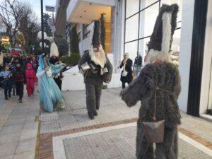 Οι Κουδουνάτοι & η Φιλαρμονική «υποδέχτηκαν» τις Απόκριες Οι Κουδουνάτοι & η Φιλαρμονική «υποδέχτηκαν» τις Απόκριες