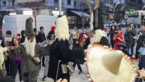 Οι Κουδουνάτοι & η Φιλαρμονική «υποδέχτηκαν» τις Απόκριες Οι Κουδουνάτοι & η Φιλαρμονική «υποδέχτηκαν» τις Απόκριες