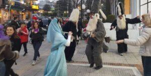 Οι Κουδουνάτοι & η Φιλαρμονική «υποδέχτηκαν» τις Απόκριες Οι Κουδουνάτοι & η Φιλαρμονική «υποδέχτηκαν» τις Απόκριες