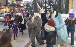 Οι Κουδουνάτοι & η Φιλαρμονική «υποδέχτηκαν» τις Απόκριες Οι Κουδουνάτοι & η Φιλαρμονική «υποδέχτηκαν» τις Απόκριες