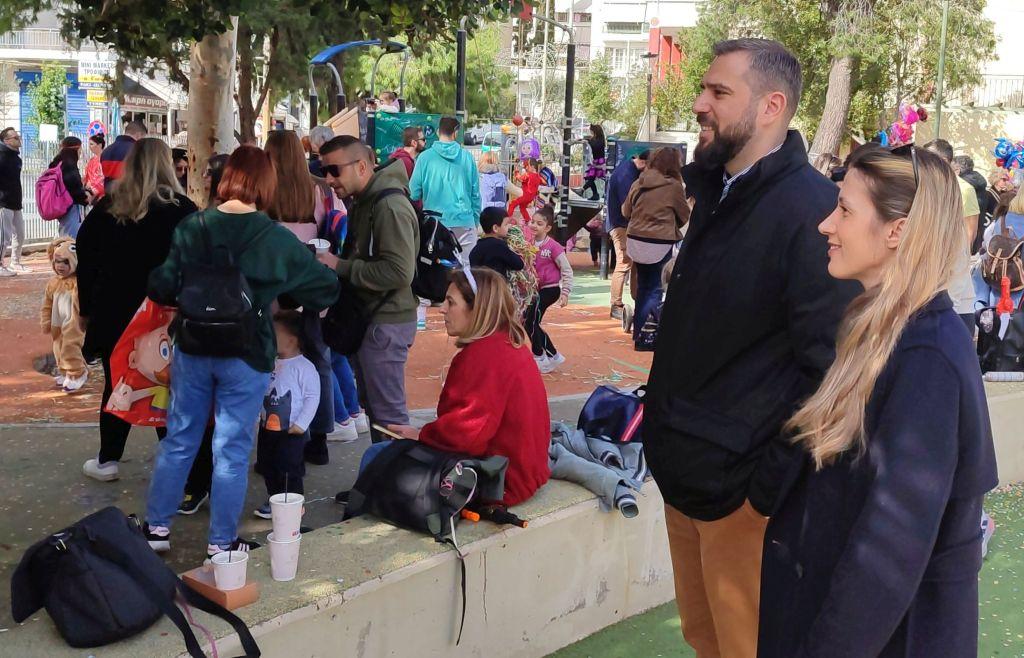 Ξεφάντωσαν οι λιλιπούτειοι μασκαράδες στην παιδική χαρά Αγ. Τριάδας