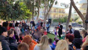 Ξεφάντωσαν οι λιλιπούτειοι μασκαράδες στην παιδική χαρά Αγ. Τριάδας