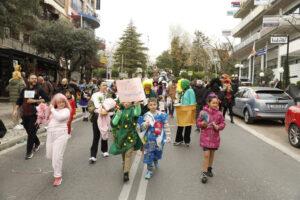 Απόκριες στην Πετρούπολη 2026: Ξεφάντωμα μικρών και μεγάλων στην παρέλαση και στην πλατεία «Ηρώ»