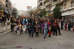 Απόκριες στην Πετρούπολη 2026: Ξεφάντωμα μικρών και μεγάλων στην παρέλαση και στην πλατεία «Ηρώ»