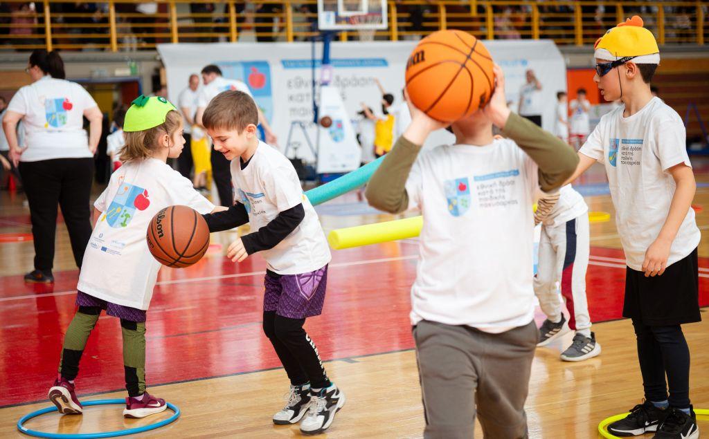 «Healthy Hoops 4ALL»: Γέμισε χαρούμενους λιλιπούτειους καλαθοσφαιριστές το «Ν. Παξιμαδάς»