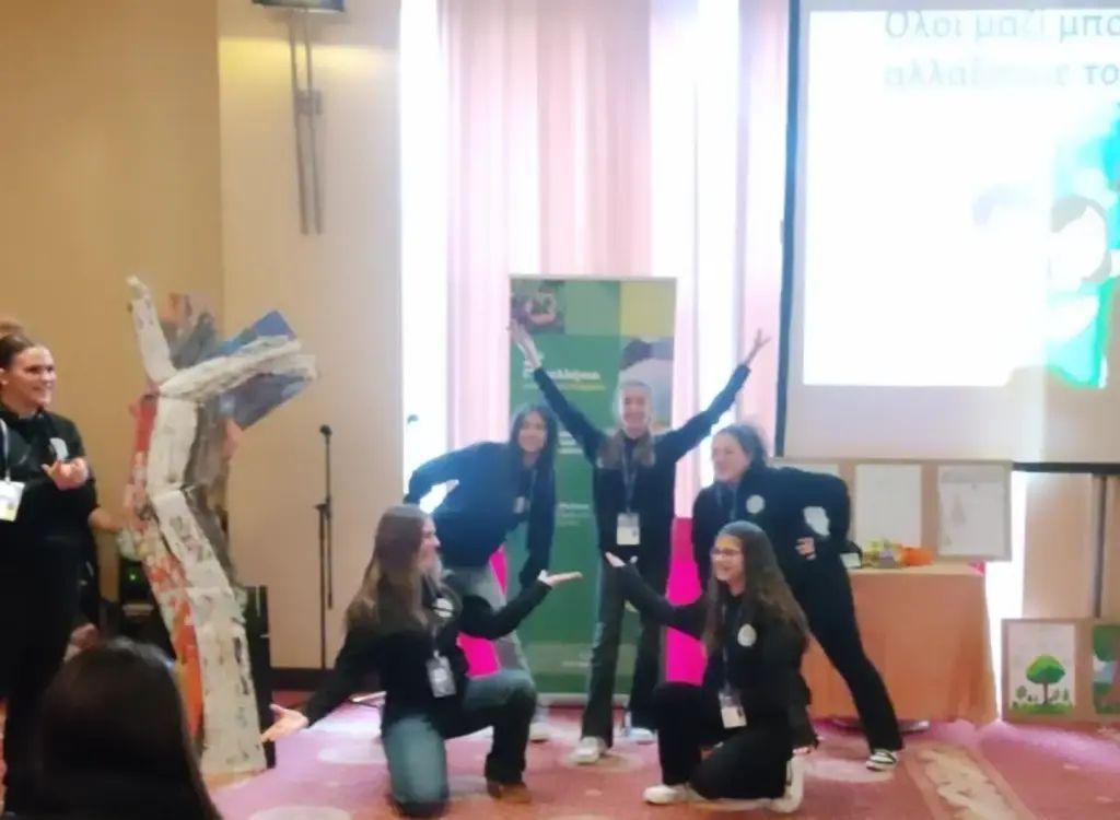 Πανελλήνιες διακρίσεις για 2ο Γε.Λ. και 4ο Γυμνάσιο Πετρούπολης