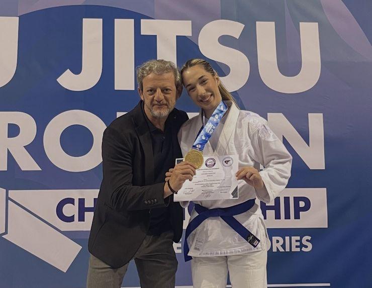 Συγχαρητήρια Δημάρχου & Δ.Σ. Πετρούπολης στη Βαρβάρα Αγαπητού