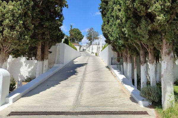 Το νέο ωράριο λειτουργίας του Δημοτικού Κοιμητηρίου Πετρούπολης Το νέο ωράριο λειτουργίας του Δημοτικού Κοιμητηρίου Πετρούπολης