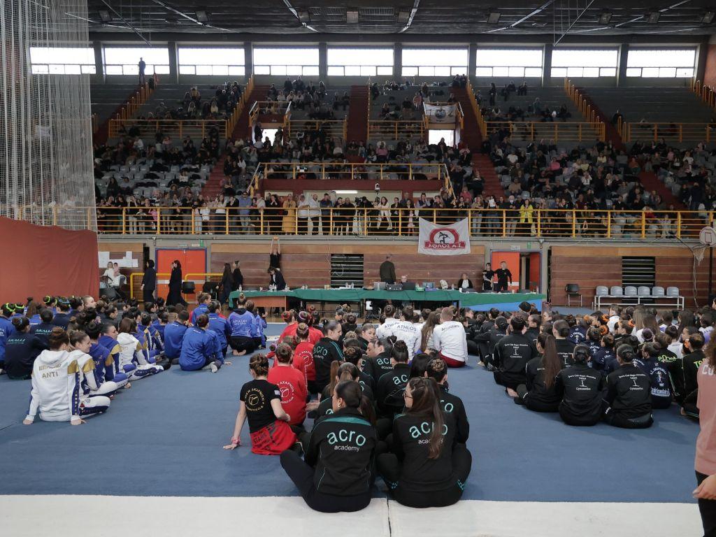 Ρεκόρ συμμετοχών και θεαματικά προγράμματα Ακροβατικής Γυμναστικής στην Πετρούπολη