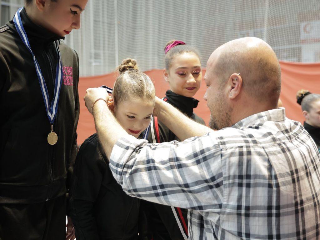 Ρεκόρ συμμετοχών και θεαματικά προγράμματα Ακροβατικής Γυμναστικής στην Πετρούπολη