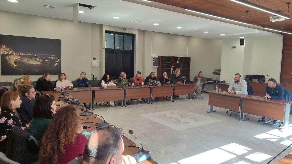 Συνάντηση της Δημοτικής Αρχής Πετρούπολης με τους εργαζόμενους μέσω Ε.Σ.Π.Α.