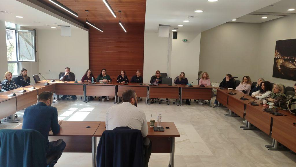 Συνάντηση της Δημοτικής Αρχής Πετρούπολης με τους εργαζόμενους μέσω Ε.Σ.Π.Α.