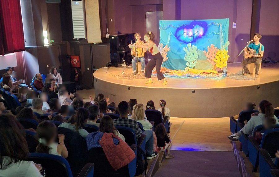 Οι «Μικροί Βιβλιοεξερευνητές»... βούτηξαν σε μελωδικά νερά