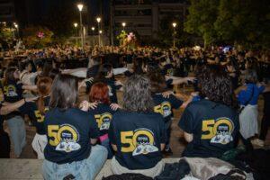 Μια μεγάλη χορευτική παρέα γλέντησε χθες (29/4) στην πλατεία «Ηρώ»