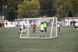 Ε.Π.Ο. και Δήμος έκαναν πετυχημένη «Πάσα στα θρανία» στην Πετρούπολη