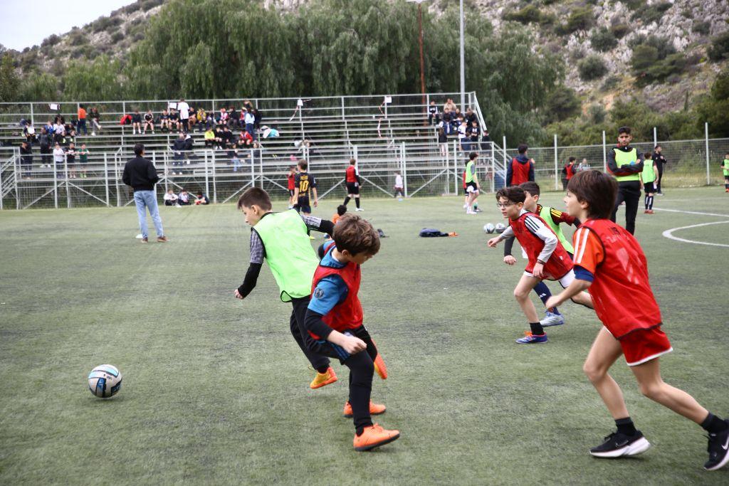 Ε.Π.Ο. και Δήμος έκαναν πετυχημένη «Πάσα στα θρανία» στην Πετρούπολη