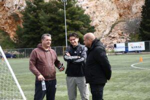 Ε.Π.Ο. και Δήμος έκαναν πετυχημένη «Πάσα στα θρανία» στην Πετρούπολη