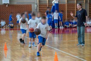Ενθουσιασμός και χαμόγελα στην ετήσια εκδήλωση των δημοτικών τμημάτων μπάσκετ, βόλεϊ Ενθουσιασμός και χαμόγελα στην ετήσια εκδήλωση των δημοτικών τμημάτων μπάσκετ, βόλεϊ