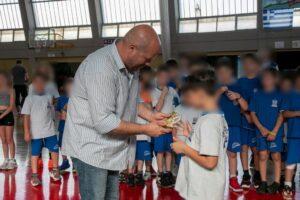 Ενθουσιασμός και χαμόγελα στην ετήσια εκδήλωση των δημοτικών τμημάτων μπάσκετ, βόλεϊ Ενθουσιασμός και χαμόγελα στην ετήσια εκδήλωση των δημοτικών τμημάτων μπάσκετ, βόλεϊ