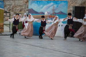 Τμήμα Παραδοσιακών Χορών Δήμου Πετρούπολης: Μισός αιώνας πολιτιστικής και λαογραφικής προσφοράς!