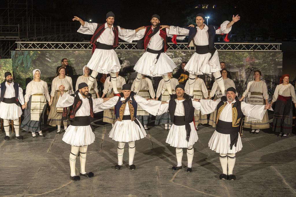 «Διεθνές Φεστιβάλ Πέτρας»: 11ο «Συναπάντημα Παραδοσιακών Χορών»