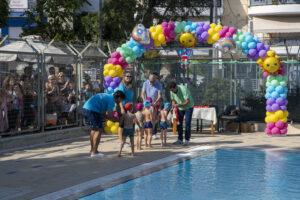 Με τη συμμετοχή 500 παιδιών οι ετήσιες εκδηλώσεις των δημοτικών τμημάτων ποδοσφαίρου και κολύμβησης Με τη συμμετοχή 500 παιδιών οι ετήσιες εκδηλώσεις των δημοτικών τμημάτων ποδοσφαίρου και κολύμβησης