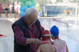 Με τη συμμετοχή 500 παιδιών οι ετήσιες εκδηλώσεις των δημοτικών τμημάτων ποδοσφαίρου και κολύμβησης Με τη συμμετοχή 500 παιδιών οι ετήσιες εκδηλώσεις των δημοτικών τμημάτων ποδοσφαίρου και κολύμβησης