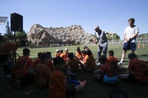 Με τη συμμετοχή 500 παιδιών οι ετήσιες εκδηλώσεις των δημοτικών τμημάτων ποδοσφαίρου και κολύμβησης Με τη συμμετοχή 500 παιδιών οι ετήσιες εκδηλώσεις των δημοτικών τμημάτων ποδοσφαίρου και κολύμβησης