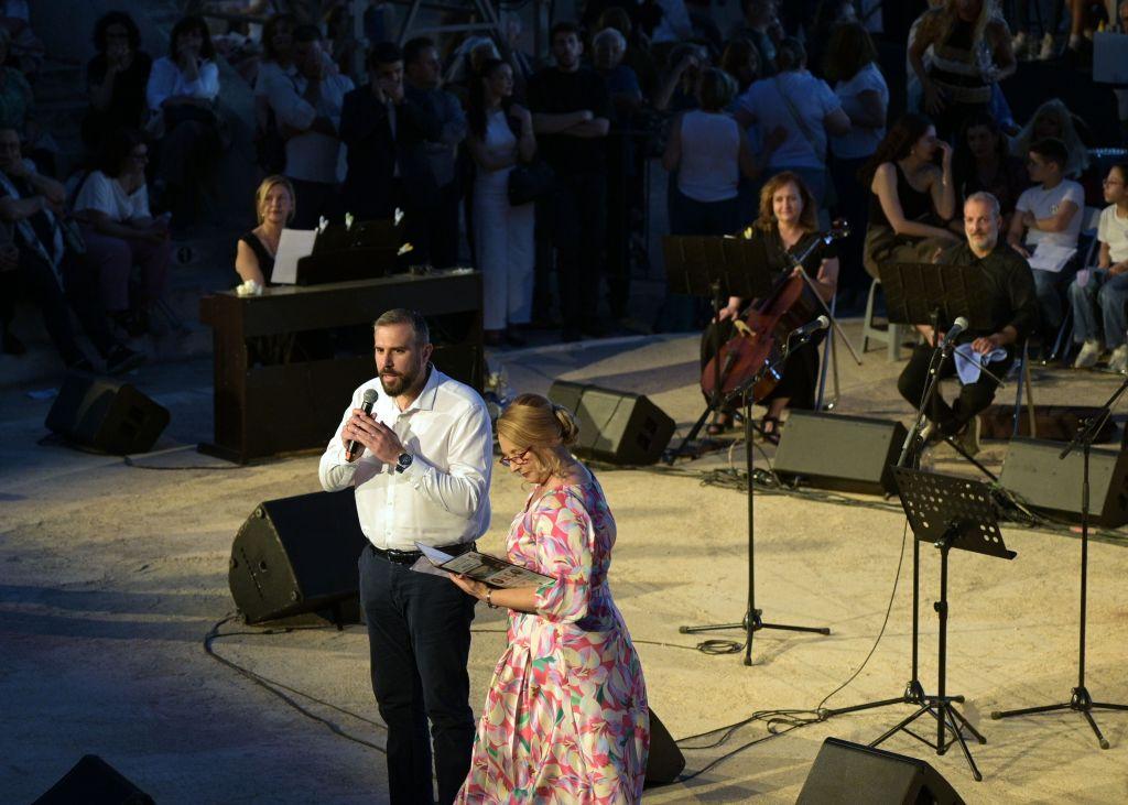 «Διεθνές Φεστιβάλ Πέτρας»: Χρ. Νικολόπουλο τραγούδησαν 1300 μαθητές και μαθήτριες