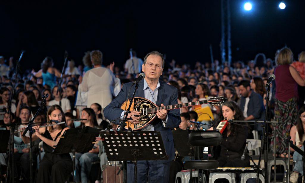 «Διεθνές Φεστιβάλ Πέτρας»: Χρ. Νικολόπουλο τραγούδησαν 1300 μαθητές και μαθήτριες